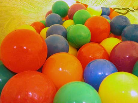 plastic-balls-for-craft.jpg